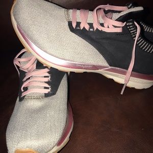 Brooks Ricochet LE running shoes